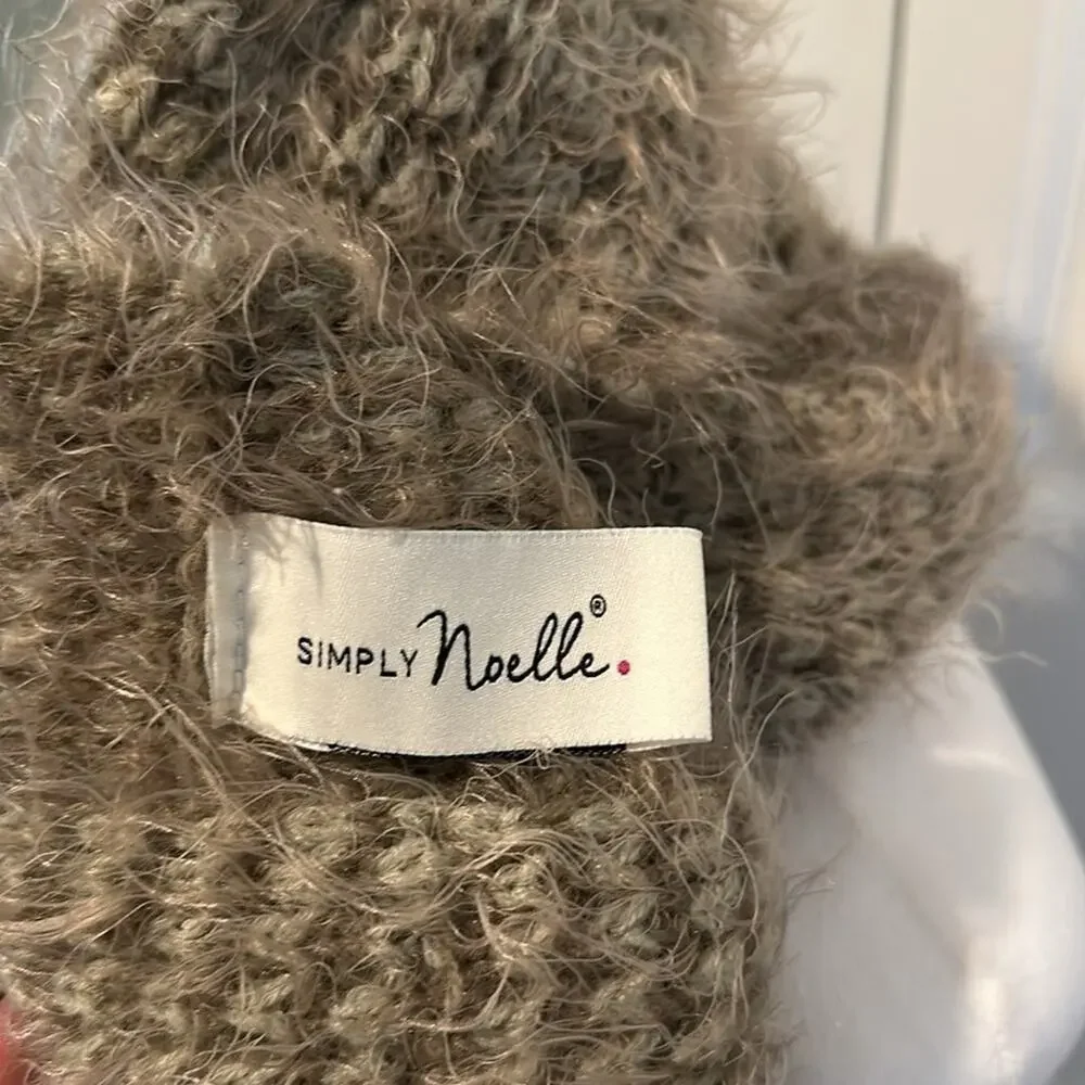 Simply Noelle‎ Fuzzy Knit Infinity Scarf NWOT